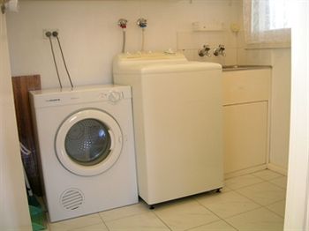 Australian Home Away @ Doncaster Grange Park - Accommodation BNB 3