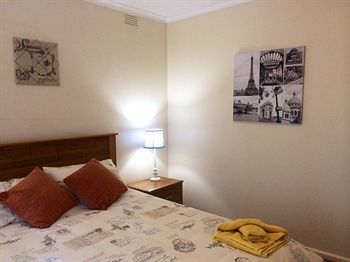 Australian Home Away @ Doncaster Grange Park - Accommodation BNB 4