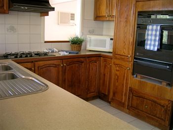 Australian Home Away @ Doncaster Grange Park - Accommodation BNB 13