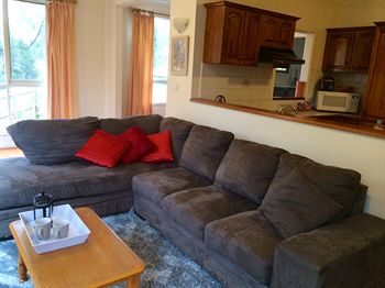 Australian Home Away @ Doncaster Grange Park - Accommodation BNB 17