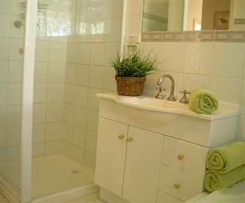 Australian Home Away @ Doncaster Grange Park - Accommodation BNB 20