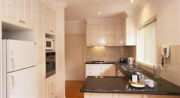 Waverley Corporate Townhouses - Accommodation BNB 4