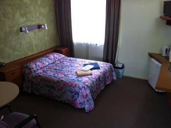 Bushmans Retreat Motor Inn - Accommodation BNB 11