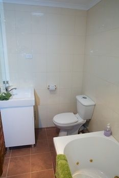 Holly Lane Mews - Accommodation BNB 9