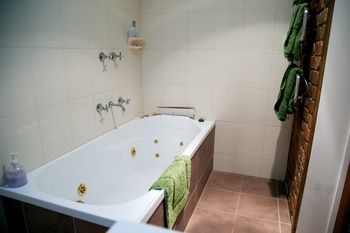 Holly Lane Mews - Accommodation BNB 10