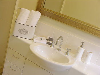 Apple Tree Cottage & Studio - Accommodation BNB 2