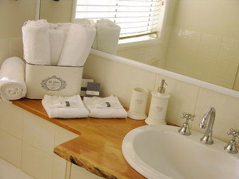 Apple Tree Cottage & Studio - Accommodation BNB 3