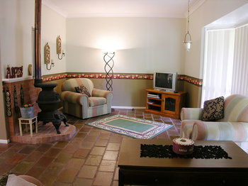 Apple Tree Cottage & Studio - Accommodation BNB 11