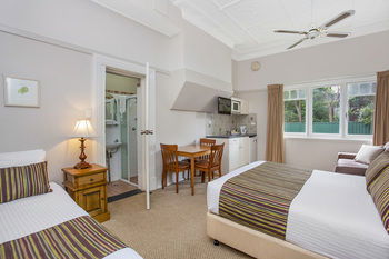 Boronia Lodge Burwood - Accommodation BNB 2