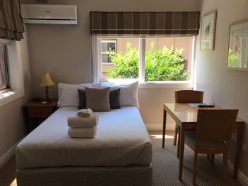 Boronia Lodge Burwood - Accommodation BNB 24