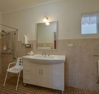 Cadman Motor Inn amp Apartments - Accommodation BNB