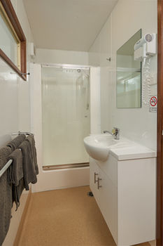 Gundagai Cabins & Tourist Park - Accommodation BNB 11