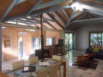Treetops Accommodation Montville - Accommodation BNB 2