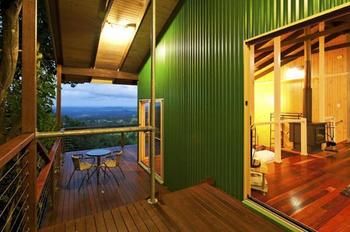 Treetops Accommodation Montville - Accommodation BNB 6