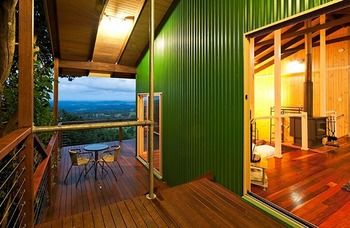 Treetops Accommodation Montville - Accommodation BNB 10