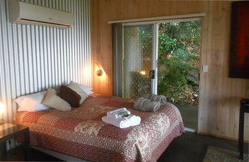 Treetops Accommodation Montville - Accommodation BNB 24