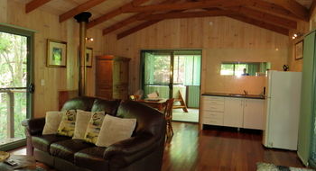 Treetops Accommodation Montville - Accommodation BNB 75