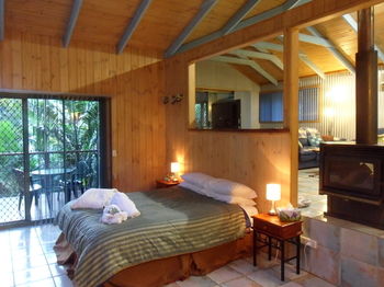 Treetops Accommodation Montville - Accommodation BNB 78