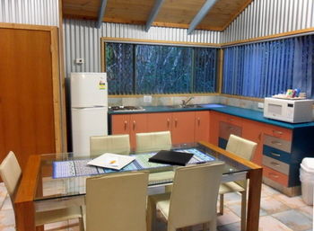Treetops Accommodation Montville - Accommodation BNB 82