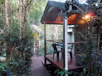 Treetops Accommodation Montville - Accommodation BNB 88