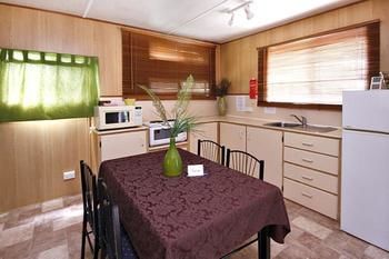Mapleton Cabins & Caravan Park - Accommodation BNB 4