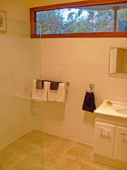Valley Farm Vineyard Cottages - Accommodation BNB 12