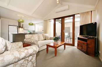Wattle Holiday Rental - Accommodation BNB 6