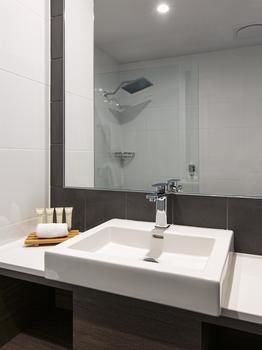 Best Western Plus Lake Kawana Hotel - Accommodation BNB 8