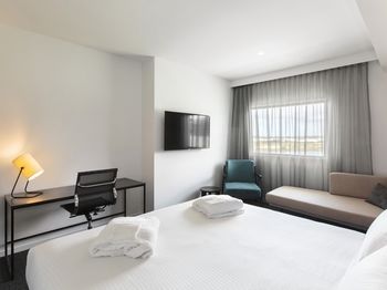 Best Western Plus Lake Kawana Hotel - Accommodation BNB 41