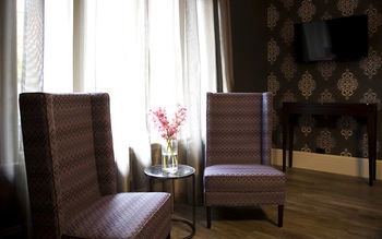 Hotel Challis - Accommodation BNB 25