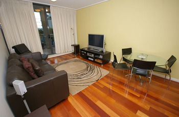 Homebush 3 Ben Furnished Apartment - Accommodation BNB 5