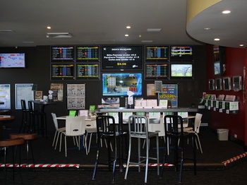 Hotel Beach House Nambour - Accommodation BNB 12