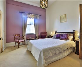 Racecourse Inn - The - Accommodation BNB 1