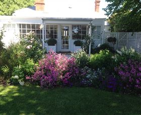 White Dove Cottage Bed And Breakfast - Accommodation BNB 1