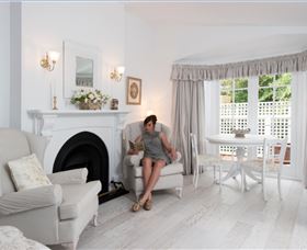 White Dove Cottage Bed And Breakfast - Accommodation BNB 0