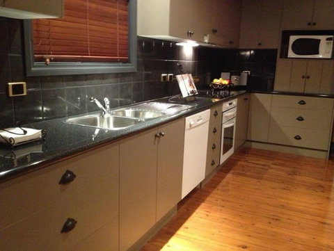 Church House B&B Gundagai - Accommodation BNB 8