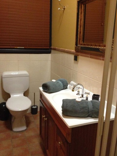 Church House B&B Gundagai - Accommodation BNB 11