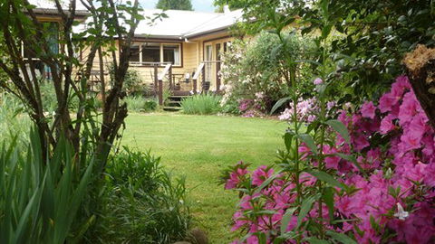 Annie's Garden Retreat - Accommodation BNB 1