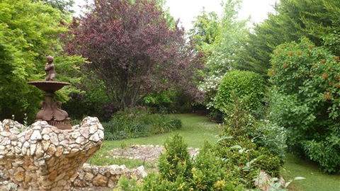Annie's Garden Retreat - Accommodation BNB 3