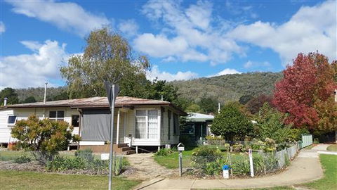Lakeside Vista Holiday House - Accommodation BNB 5