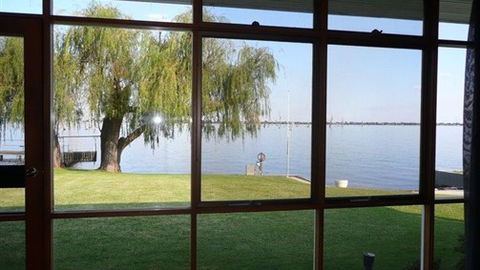 Lakeviews On Lang - Accommodation BNB 3