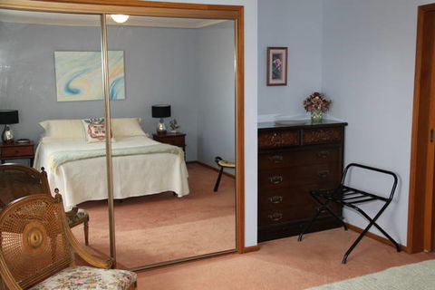 Adrienne's Place On The Hill - Accommodation BNB 1