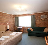 Allan Cunningham Motel and Old Wagon Restaurant - Accommodation BNB
