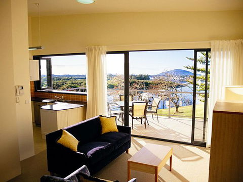 Boathouse Resort Tea Gardens - Accommodation BNB 3