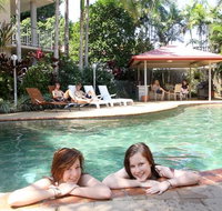 Cairns Reef Apartments  Motel - Accommodation BNB