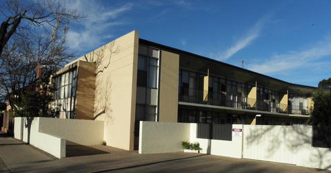 Capri Lodge Apartments - Accommodation BNB 3