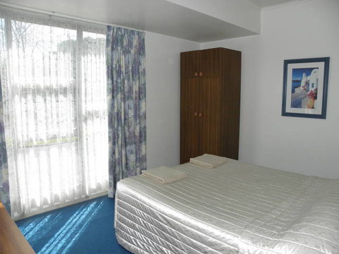 Capri Lodge Apartments - Accommodation BNB 5
