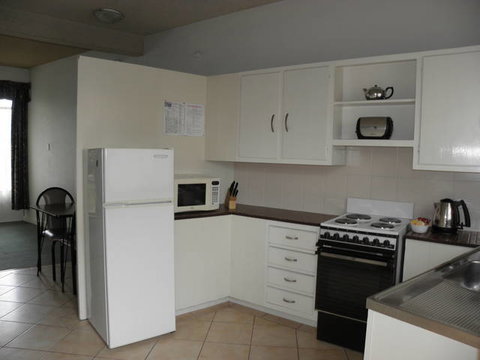 Capri Lodge Apartments - Accommodation BNB 8