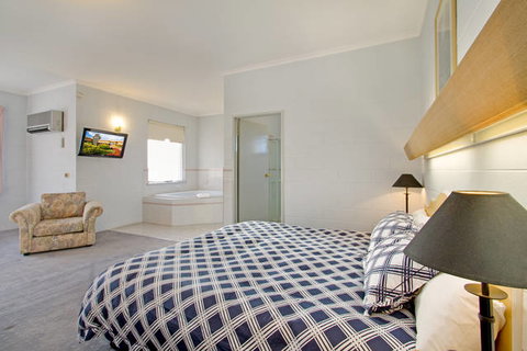 Comfort Inn & Suites King Avenue - Accommodation BNB 5