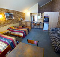 Country Gardens Motor Inn - Accommodation BNB
